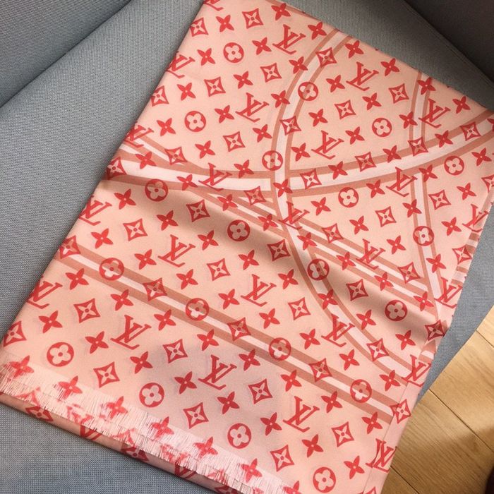 Louis Vuitton Scarf LVS00129